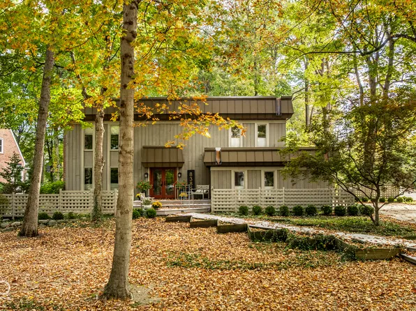 8385 N Illinois St, Indianapolis, IN 46260