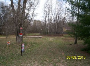 5532 Parkwoods Dr, Gladwin, MI 48624