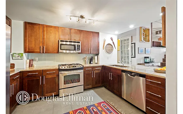 Sold by Douglas Elliman | media 15