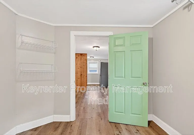 704 E Lexington Ave — Photo 25