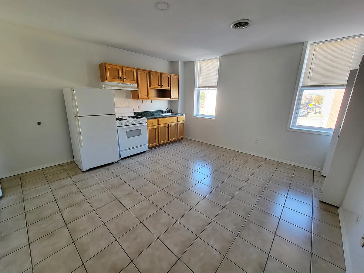 Building Photo - 2987 Frankford Ave #2