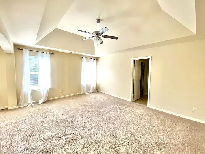 302 Montgomery Way — Photo 15