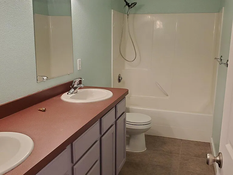 398 Solberg Dr #B — Photo 10