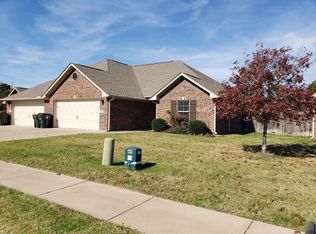 4089 Stonebridge Dr, Tyler, TX 75707