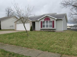 1211 Hideaway Dr, Auburn, IN 46706