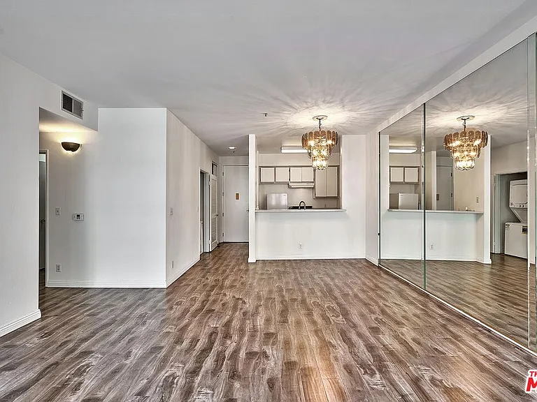 500 S Berendo St #101 — Photo 16