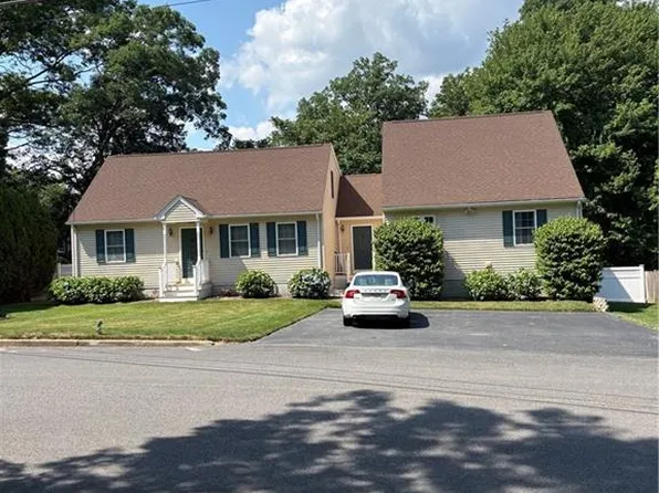 124 Setian Ln, West Warwick, RI 02893