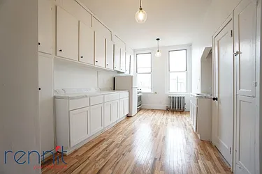 Rented by Rennit Inc.