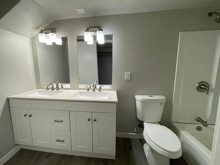 356 W 500 N — Photo 15