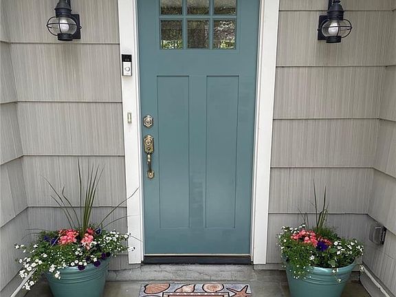2nd image of 49 Richmond Ln