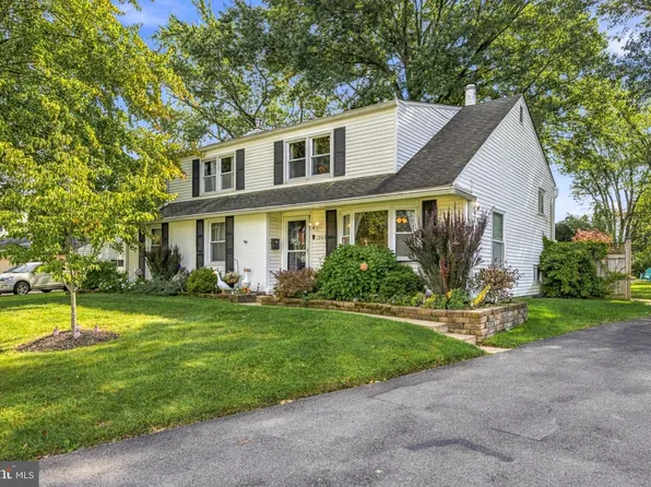 1260 Beverly Rd, Warminster, PA 18974