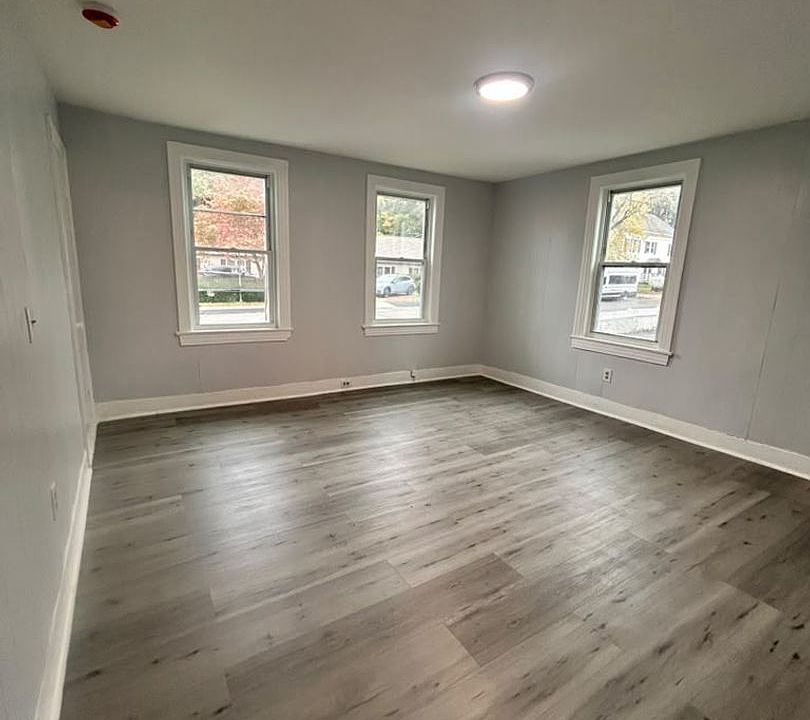 1st image of 40 Cross St #1L
