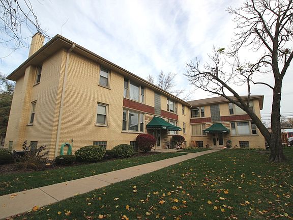 3rd image of 10513 S Artesian Ave #2