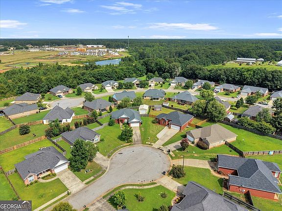 3rd image of 109 Ritz Ln