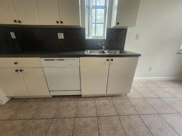 3408 Shoma Dr — Photo 4