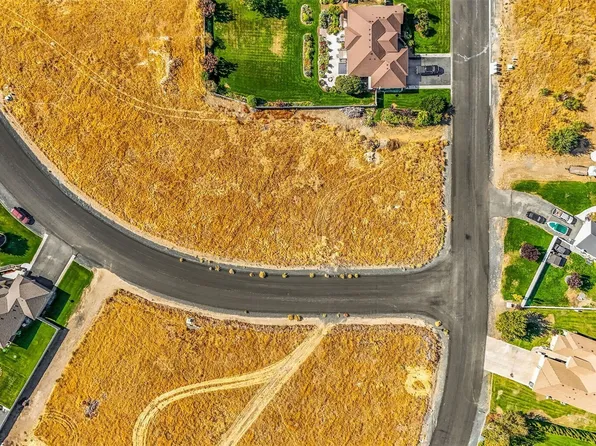 7928 NE Blackbird Loop, Moses Lake, WA 98837