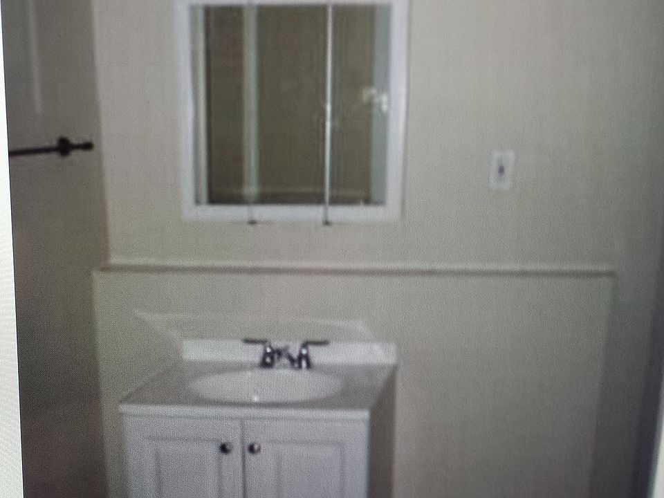2nd image of 619 Earl Ave N APT 2