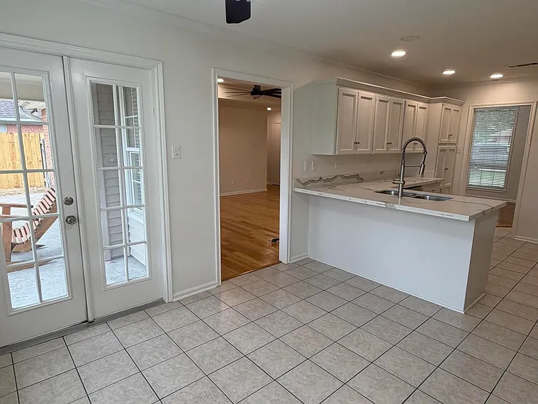 103 Kirkwood Ln — Photo 6