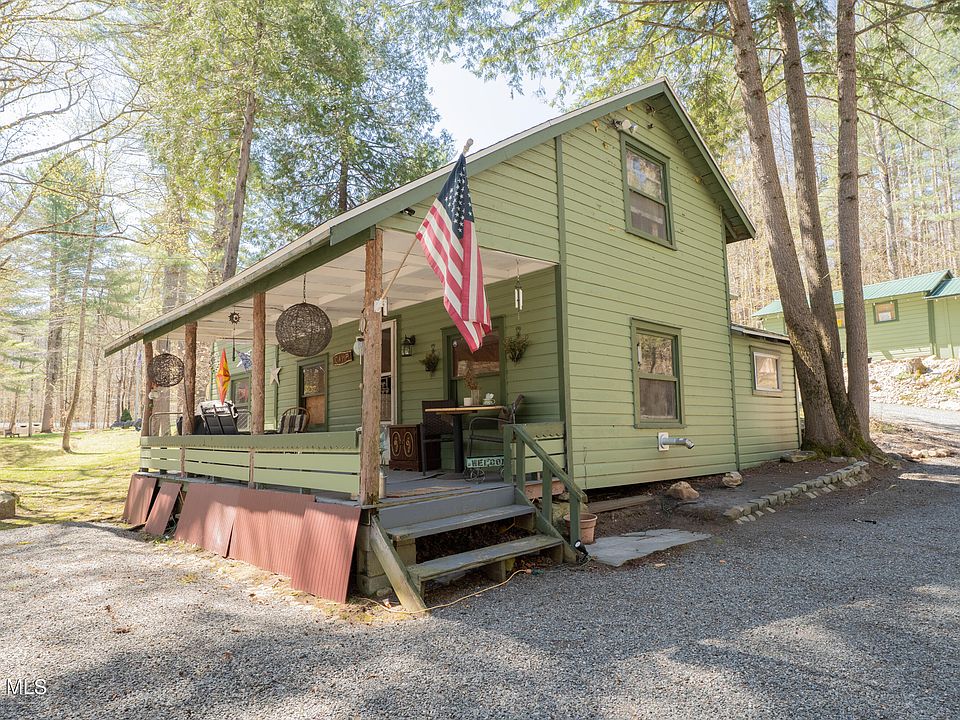 1st image of 141 River Road