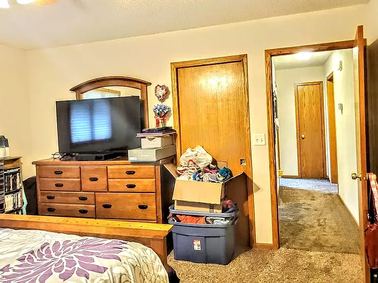 1901 Lillian Dr — Photo 9