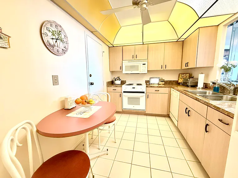 800 SE 20th Ave #1106 — Photo 15
