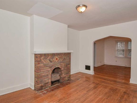 3rd image of 1517 Carolina Ave #2