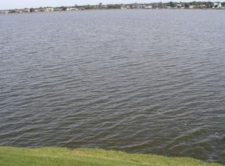10146 Seminole Island Dr, Largo, FL 33773