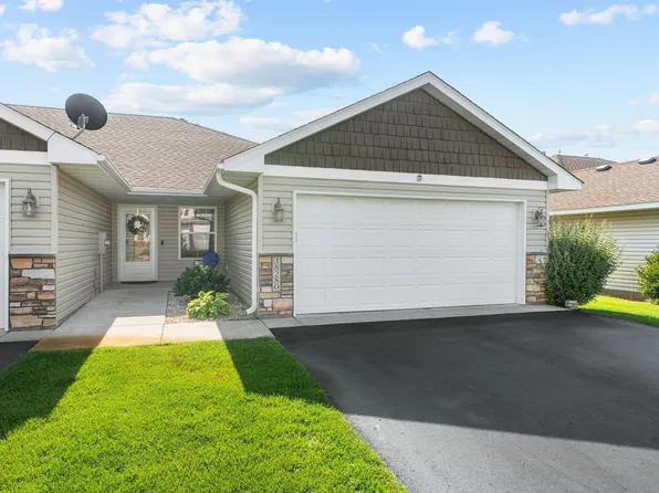 38280 Explorer Cir, North Branch, MN 55056