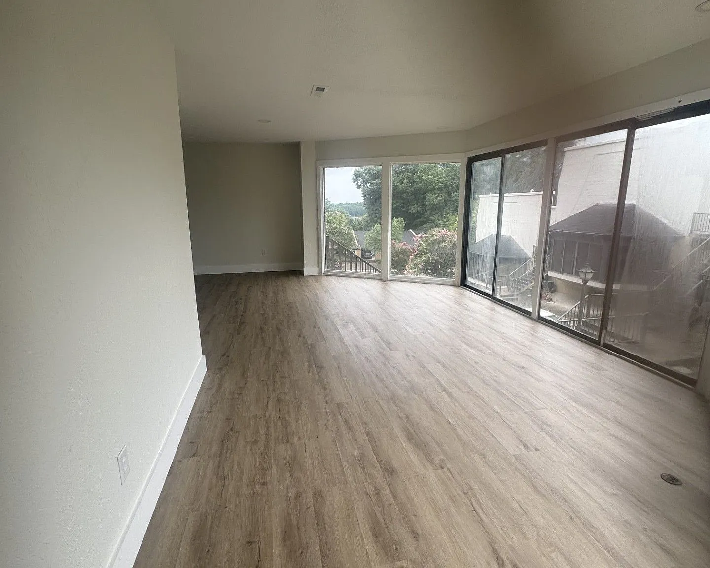 3 bed, 1.0 bath, $1,500 — Photo 2