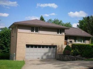 914 Dallett Rd, Pittsburgh, PA 15227