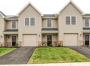 28 Brook Side Dr, Carlisle, PA 17013