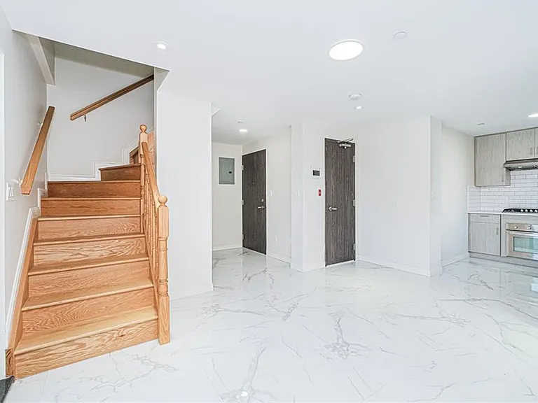 Banner Ave — Photo 2