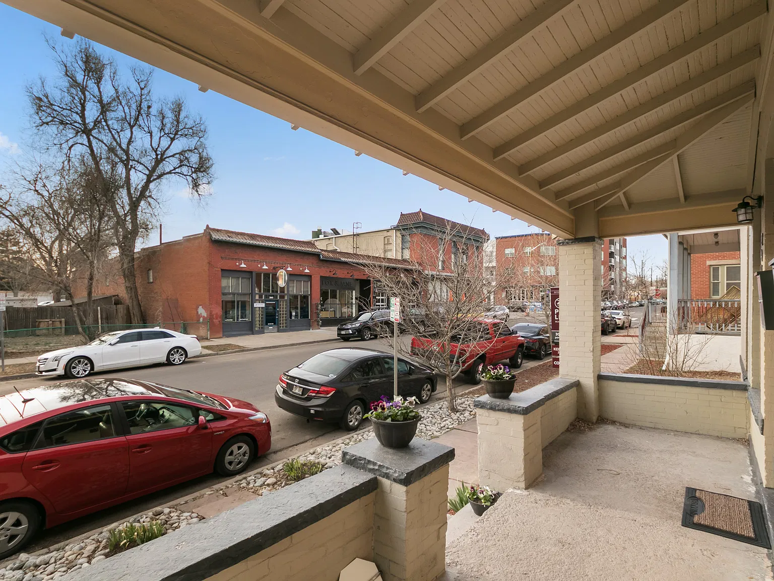 2 bed, 692 sqft, $2,000 — Photo 3