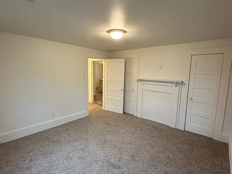 614 S Tillman St — Photo 7