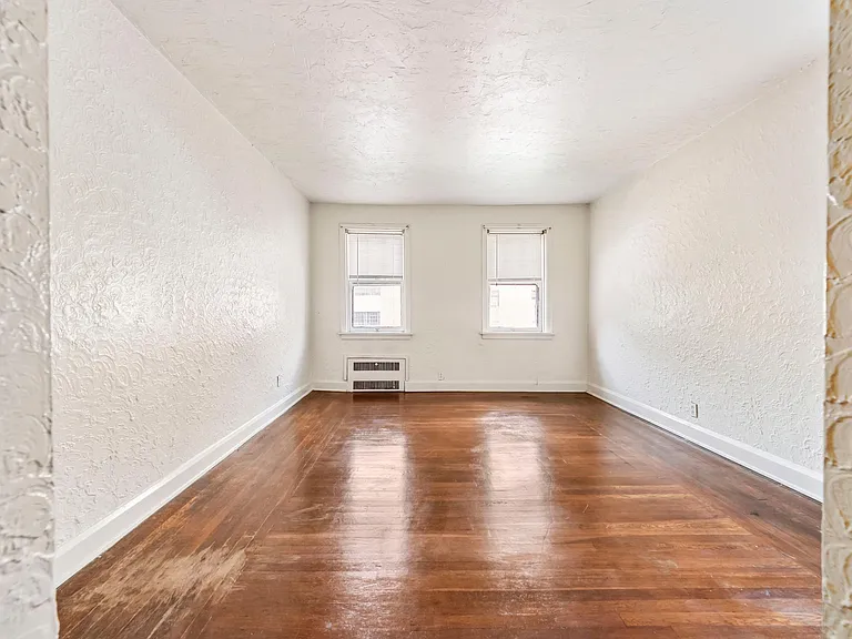 5556 Covode St #4 — Photo 10