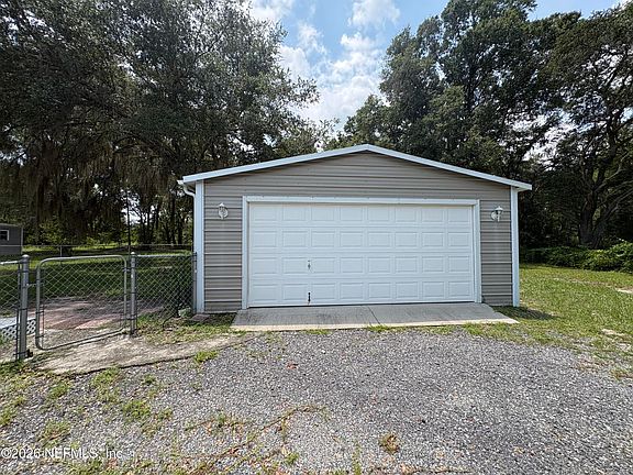 3rd image of 245 FOLKLORE Drive