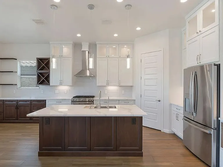 1005 W Lark Bunting Ln — Photo 5