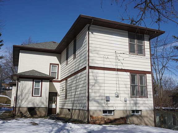 3rd image of 1225 W Maple St