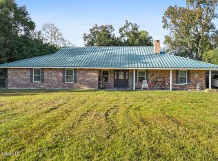 2198 Longfellow Dr, Bay Saint Louis, MS 39520