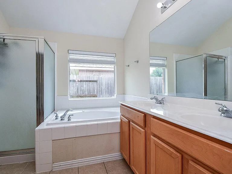18006 Willow Cliff Ln — Photo 14
