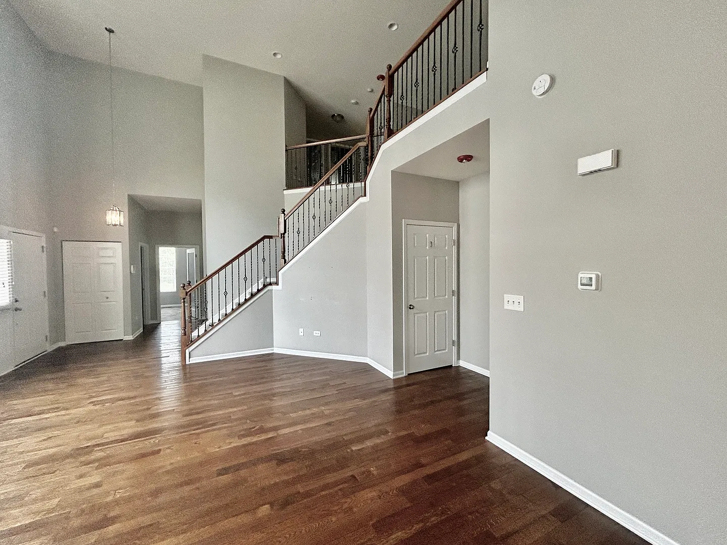 3 bed, 2.5 bath, 2137 sqft, $3,500 — Photo 2