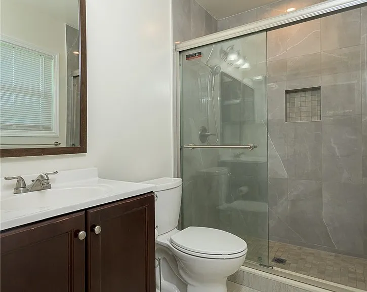 2111 N Verdugo Rd — Photo 37