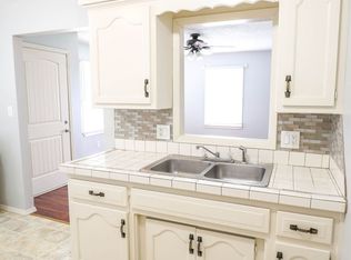 Campbell 907, Springfield, MO 65806