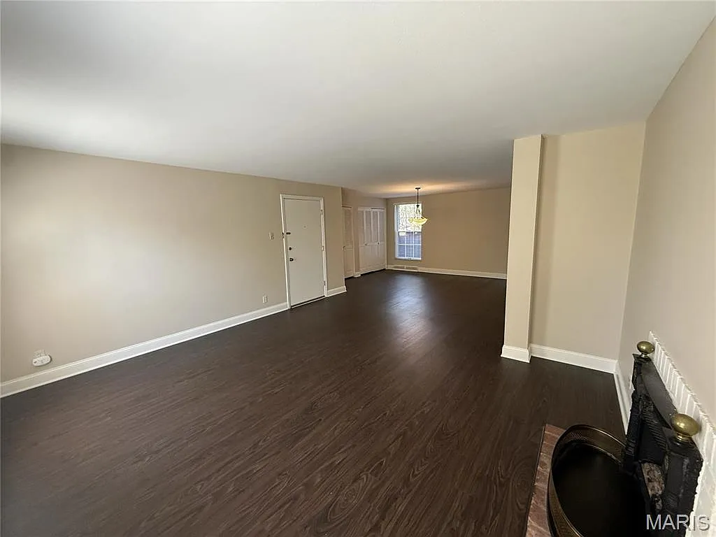 3 bed, 2.0 bath, 1318 sqft, $2,250 — Photo 4