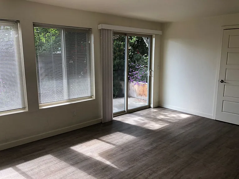 8732 Phinney Ave N #B1 — Photo 22