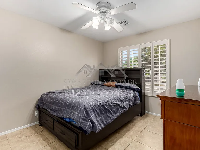 6631 E Rhodes St — Photo 10