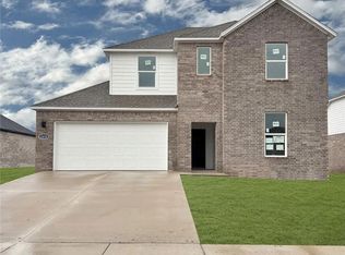 2410 Longfellow Dr, Bentonville, AR 72713