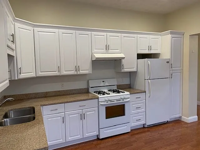 1 bed, 1.0 bath, 1100 sqft, $1,400 — Photo 2