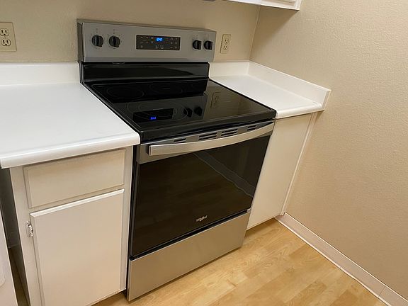 4th image of 29599 Vanderbilt St #3