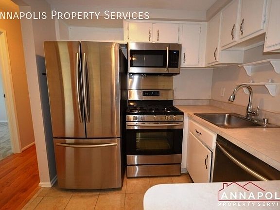 3rd image of 2574 Riva Rd Unit 17A